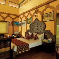 neonz resort and club