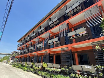 chang hostel suvarnabhumi