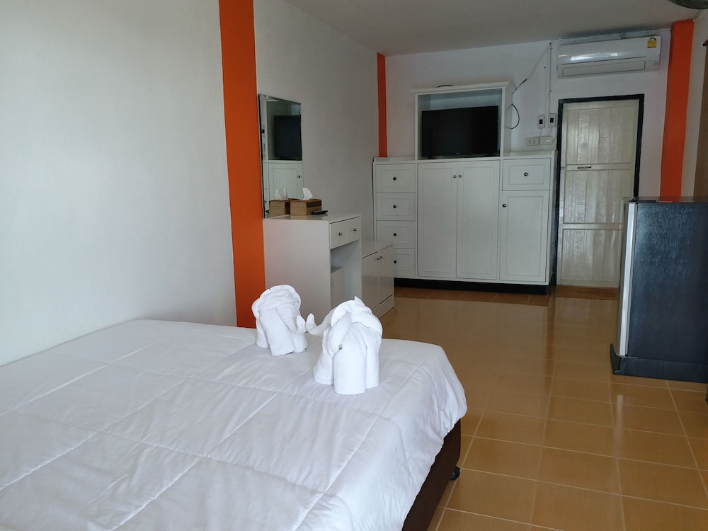 chang hostel suvarnabhumi