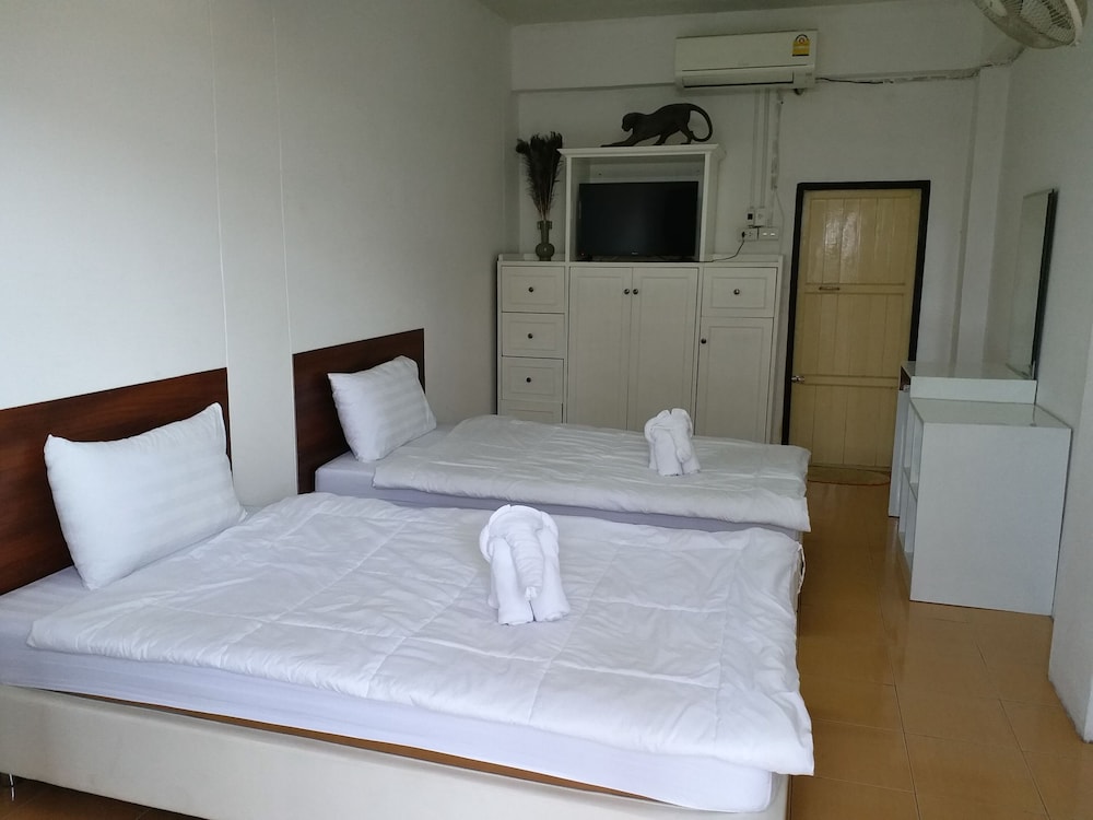 chang hostel suvarnabhumi
