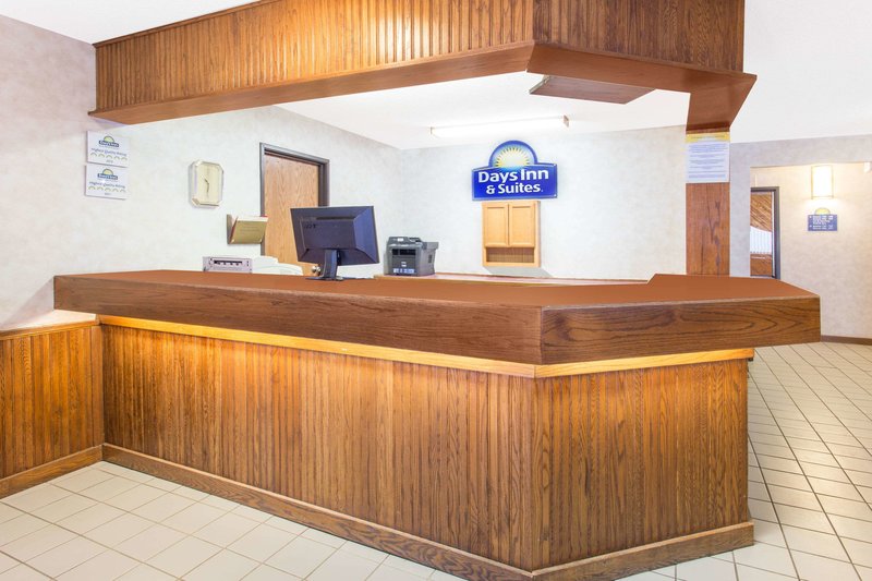 days inn and suites by wyndham davenport east