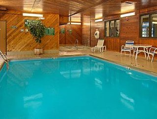 days inn and suites by wyndham davenport east