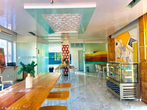 zostel rishikesh laxman jhula