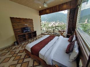 zostel rishikesh laxman jhula