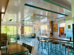 zostel rishikesh laxman jhula