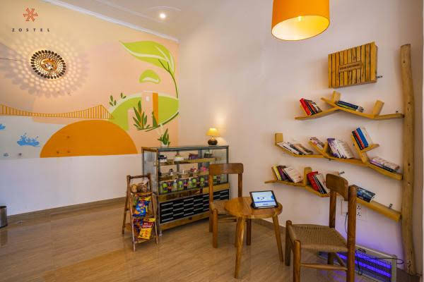 zostel rishikesh laxman jhula