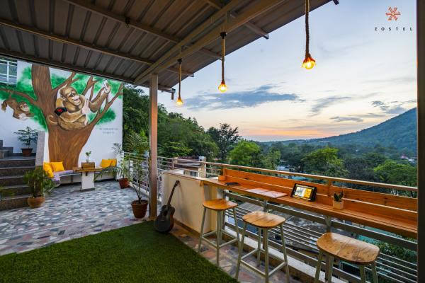 zostel rishikesh laxman jhula
