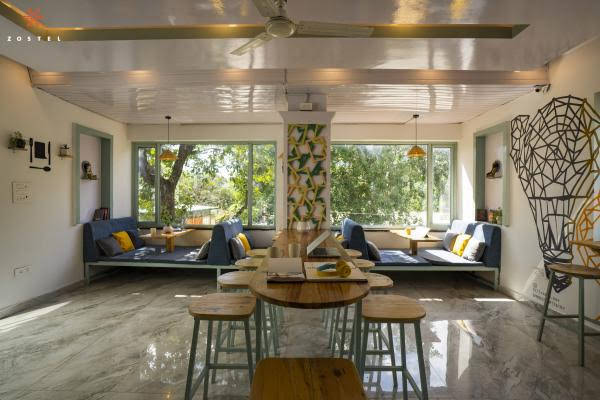 zostel rishikesh laxman jhula