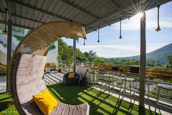 zostel rishikesh laxman jhula