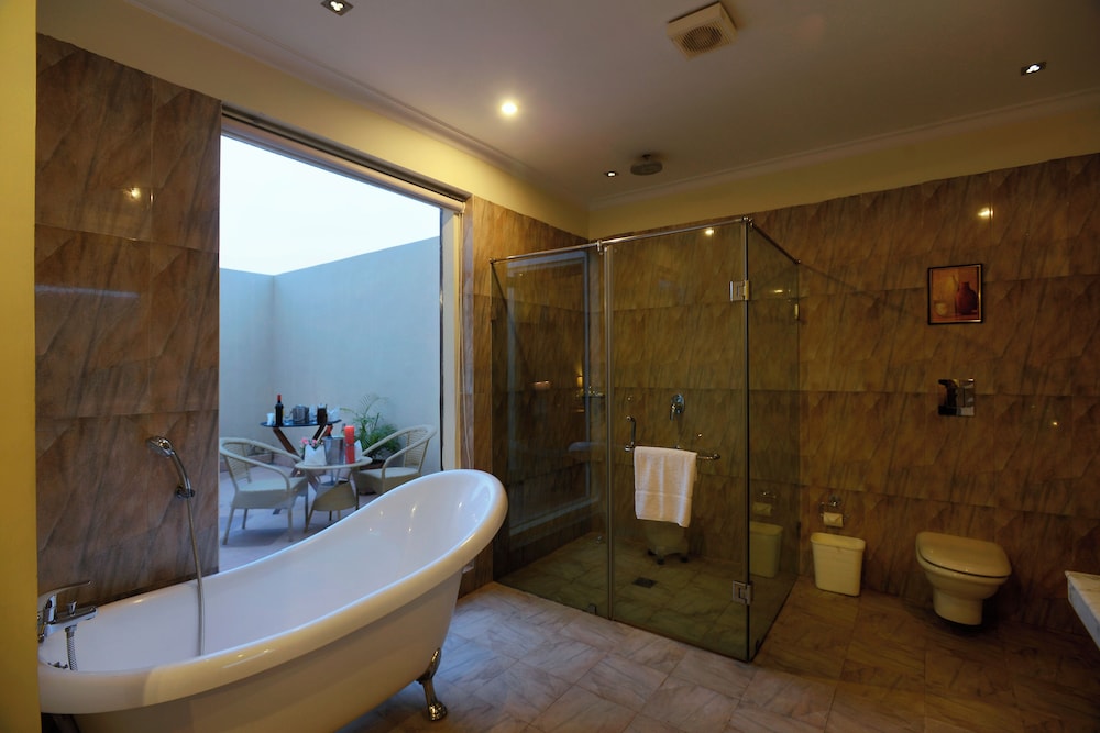 treehouse achrol niwas