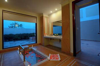 treehouse achrol niwas