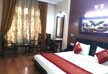 hotel mid town