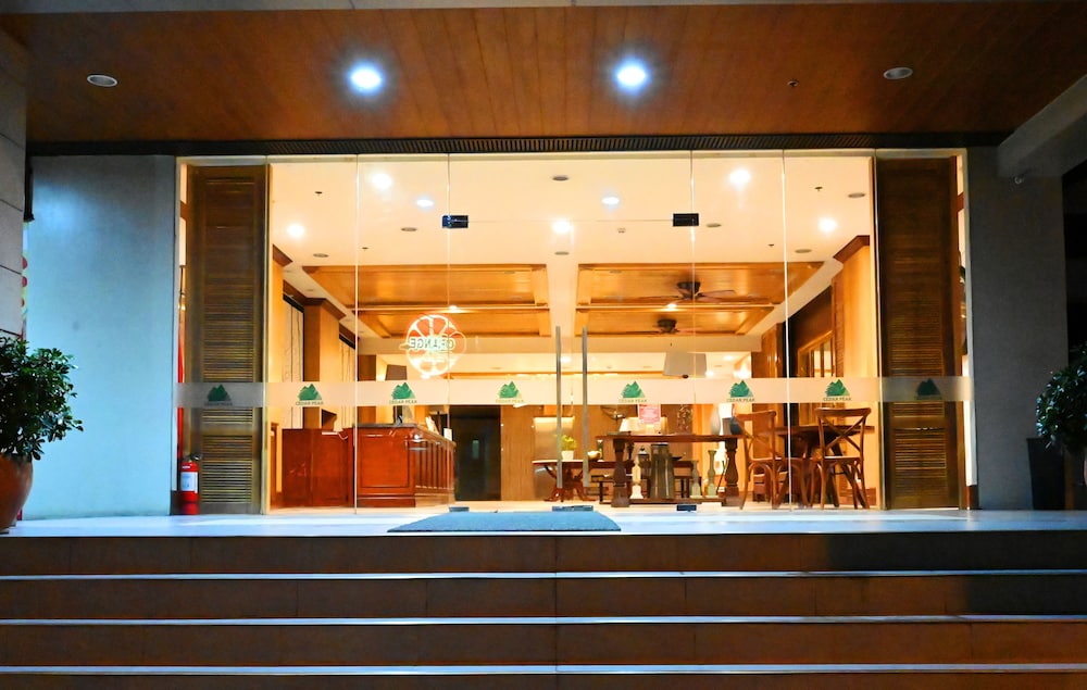 cedar peak condominium by tripsters hub