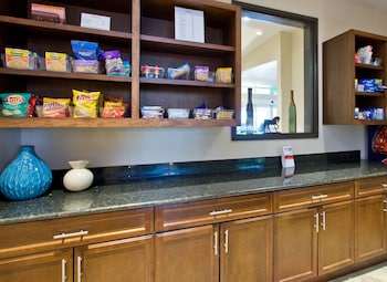 holiday inn express and suites denver east peoria street by ihg