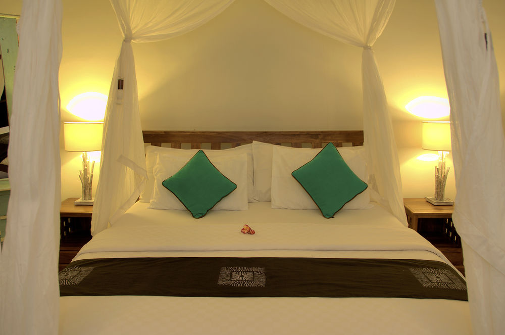 tir na nog beachfront resort