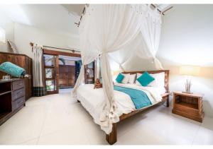 tir na nog beachfront resort