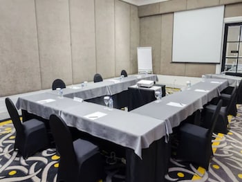 Hotel Ciputra World Surabaya Managed By Swiss-Belhotel International,Surabaya>>Malang,5 star