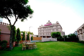 crimson park the heritage