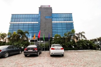 La Silver Leaf,,4 star