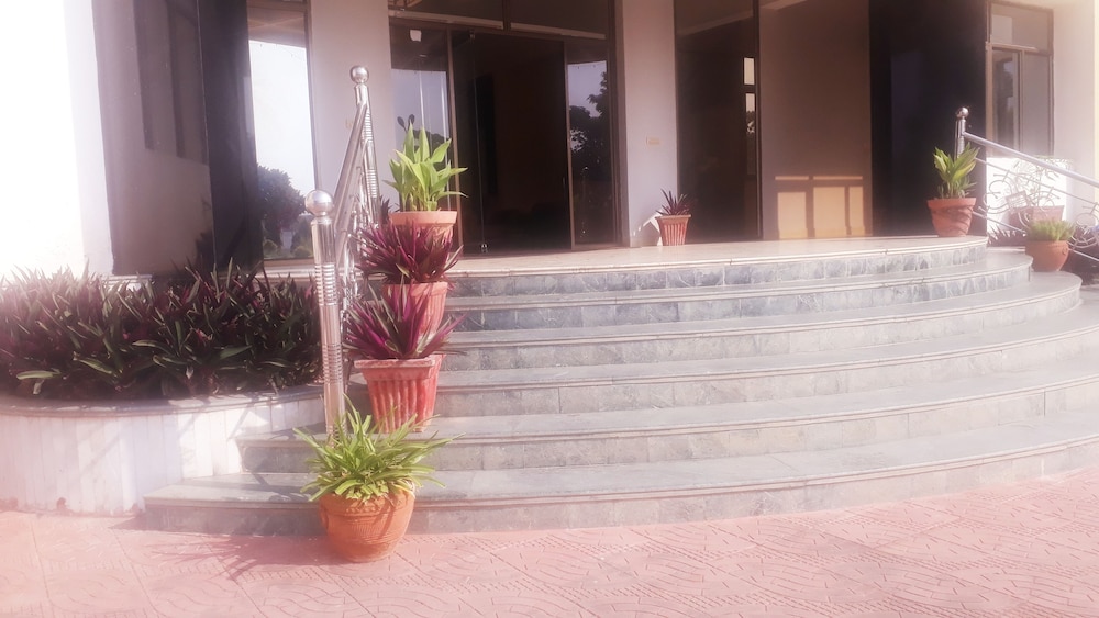 mauj mahal fun resort and water park