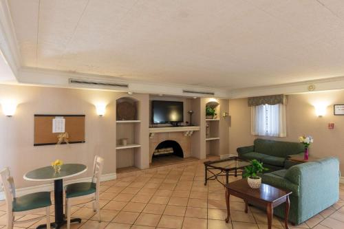 Motel 6 Knoxville, Tn,Knoxville>>Cedar Bluff,2 star