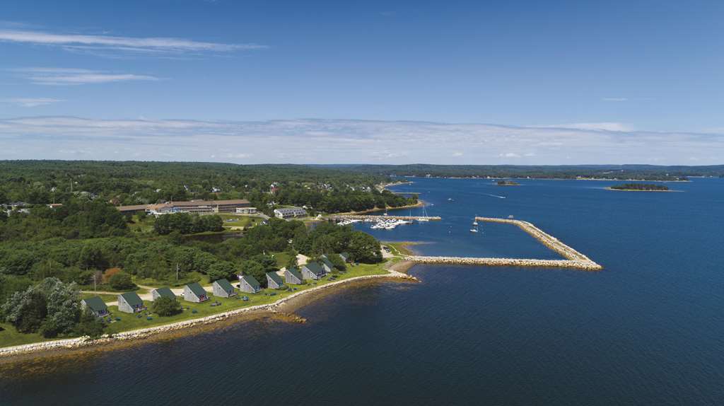 Oak Island Resort & Conference Centre,,4 star