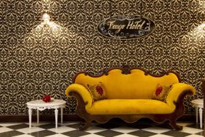 tango de mayo hotel