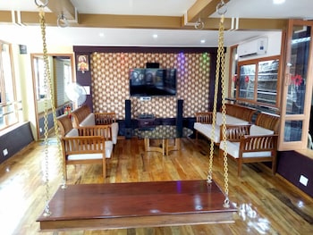 coco houseboat