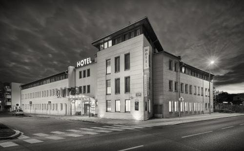 ea hotel populus
