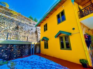 thehimalayanliving whistling pines