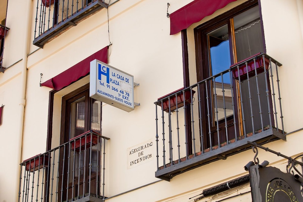 hostal la casa de la plaza