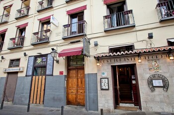 hostal la casa de la plaza