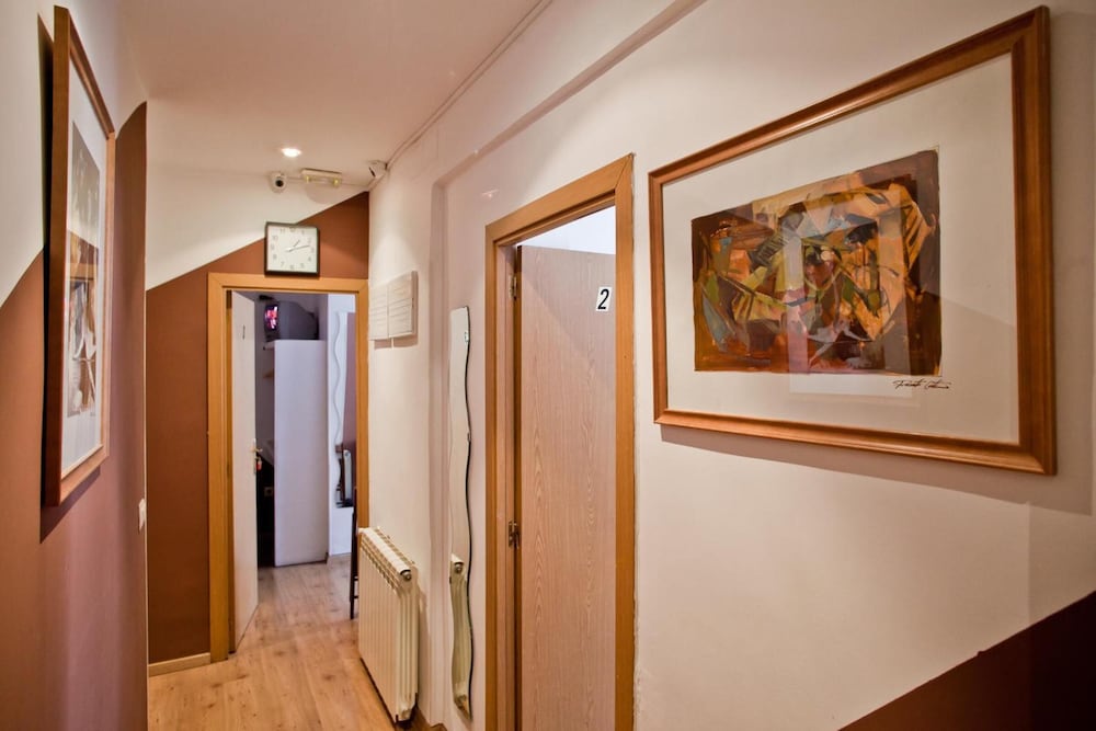 hostal la casa de la plaza