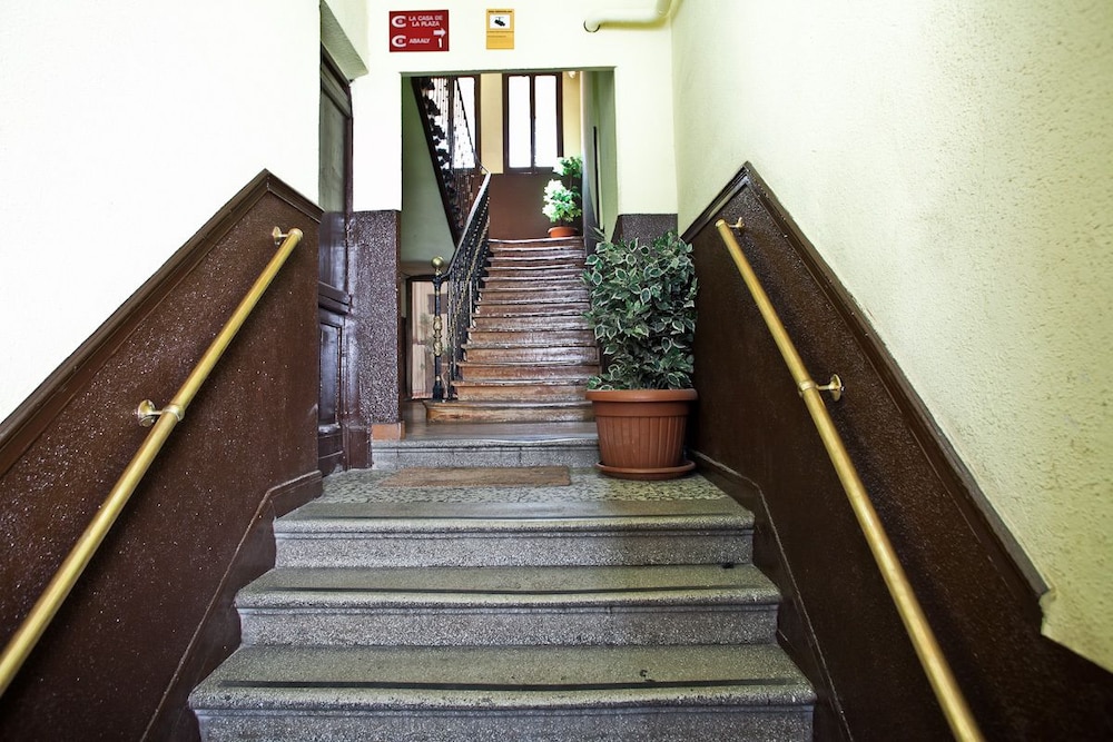 hostal la casa de la plaza