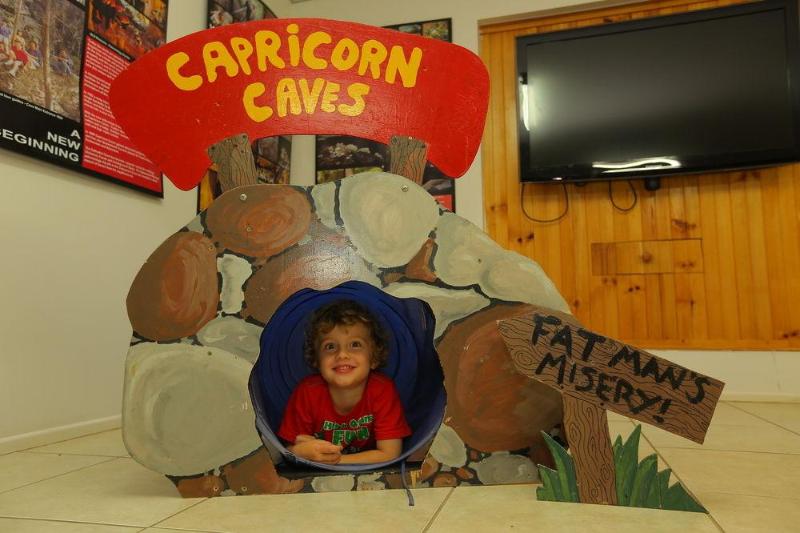 capricorn caves caravan park