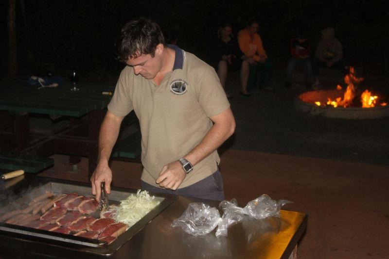 capricorn caves caravan park