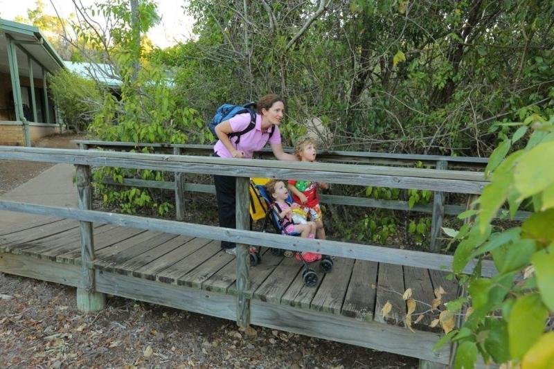 capricorn caves caravan park