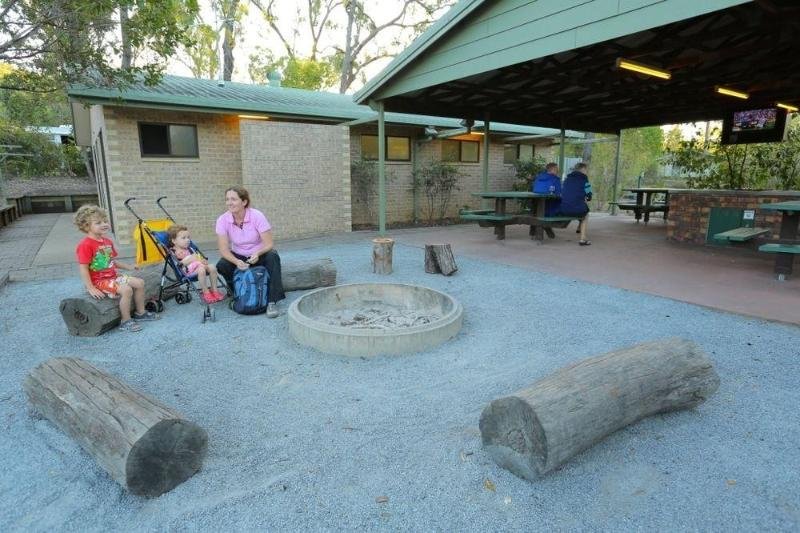 capricorn caves caravan park