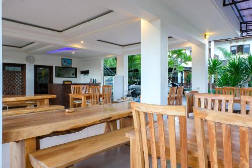 friends beach hotel