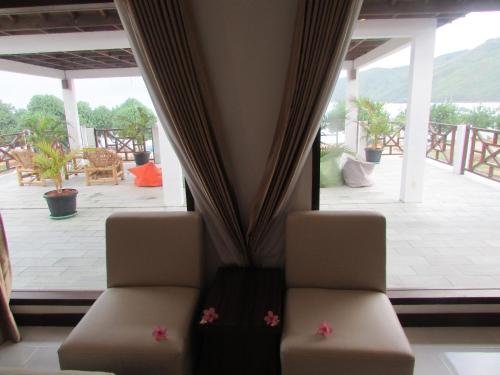 friends beach hotel