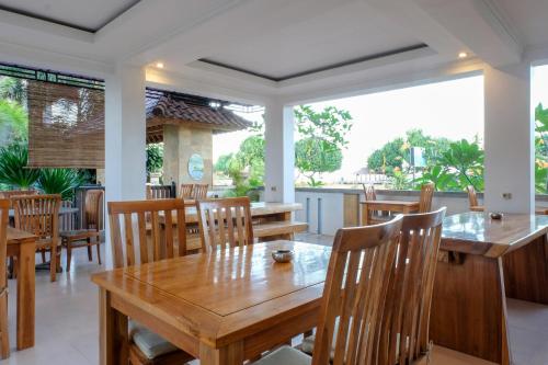friends beach hotel