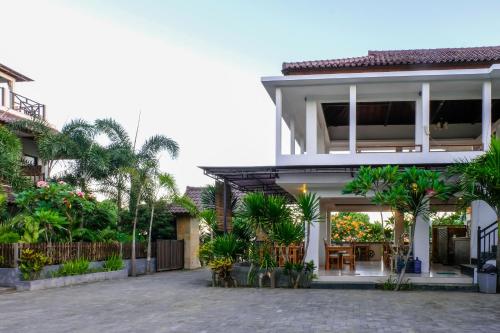 friends beach hotel