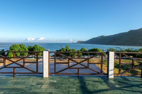friends beach hotel