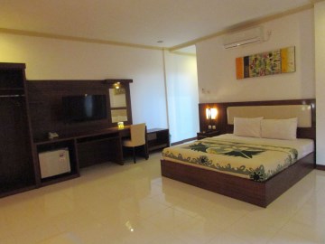 friends beach hotel