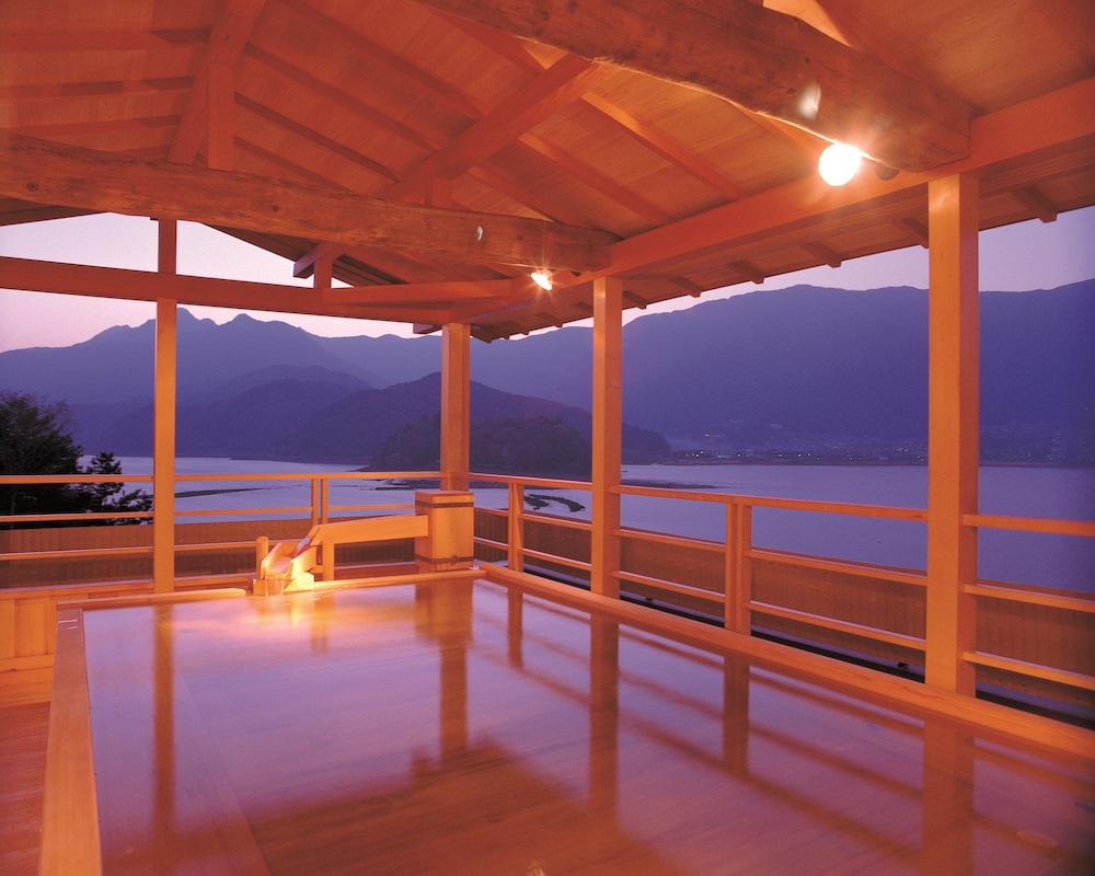 wakakusa no yado maruei ryokan