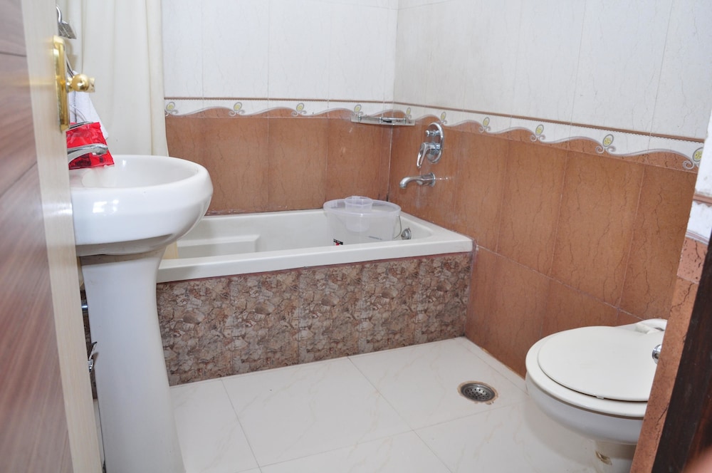 hotel new ss residency