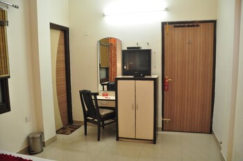 hotel new ss residency