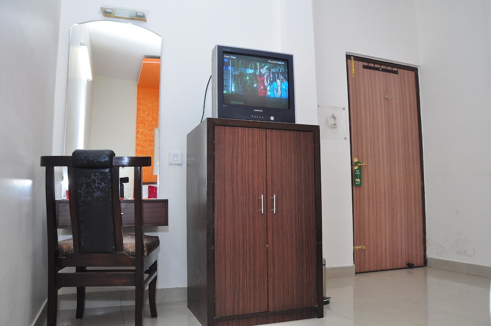 hotel new ss residency