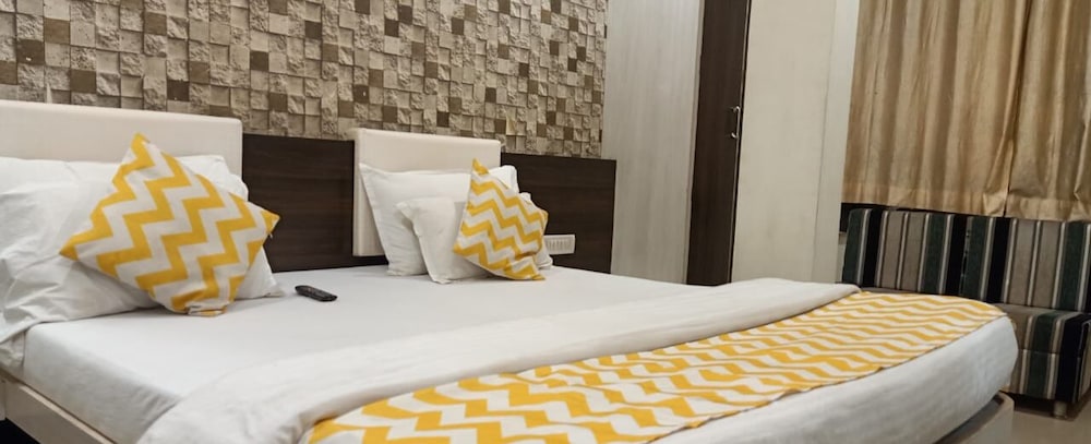 hotel maa ganga palace