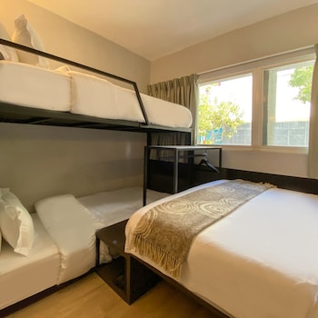 st signature bugis beach dayuse 5 hours 4pm 9pm